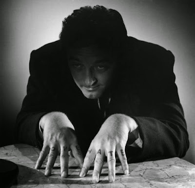 The Book & the Movie: The Night of the Hunter | Davis Grubb, 1953 / Charles Laughton, 1955 5 The Book & the Movie: The Night of the Hunter | Davis Grubb, 1953 / Charles Laughton, 1955 NightoftheHunter3