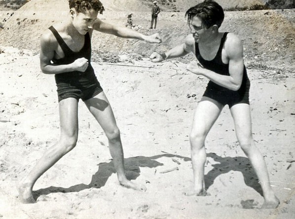 Two2Byoung2Bboxers2BSquaring2Boff2B2Bon2Ba2Bbeach2B 2BUSA252C2B1920s