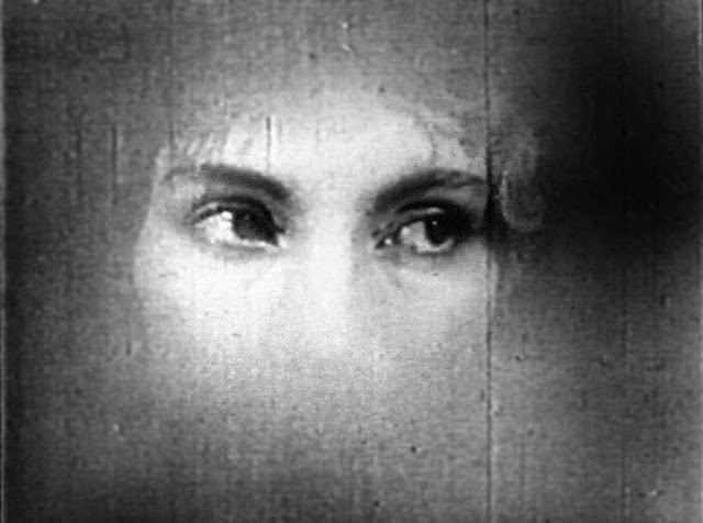 Flick Review < The Seashell and the Clergyman | Germaine Dulac (1928) 17 Flick Review < The Seashell and the Clergyman | Germaine Dulac (1928) The2BSeashell2Band2Bthe2BClergyman