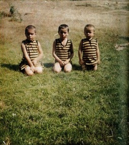 Andreyev25E225802599s2Bthree2Bsons2Bwith2Bhis2Bwife252C2BAnna