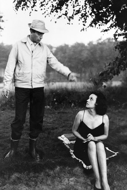 On directing > Space / Film / Science / People | Michelangelo Antonioni 6 On directing > Space / Film / Science / People | Michelangelo Antonioni Director2BMichelangelo2BAntonioni2Bgives2Bdirections2Bto2BJeanne2BMoreau2Bon2Bthe2Bset2Bof2BLa2BNotte252C2B1961.