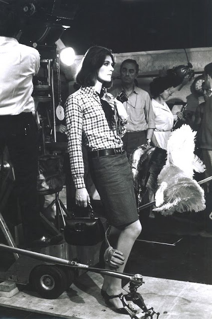 On directing > Space / Film / Science / People | Michelangelo Antonioni 10 On directing > Space / Film / Science / People | Michelangelo Antonioni Vanessa2BRedgrave2Bon2Bthe2Bset2Bof2BBlow Up2B2528Michelangelo2BAntonioni252C2B19662529