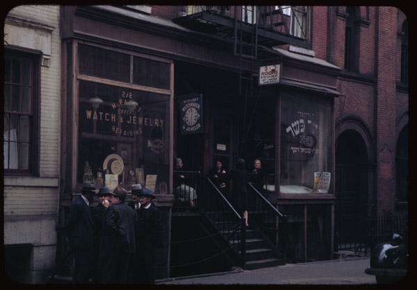 New York City in the early 1940s | Photos by Charles W. Cushman 10 New York City in the early 1940s | Photos by Charles W. Cushman Sunday2Bafternoon2Bgossip