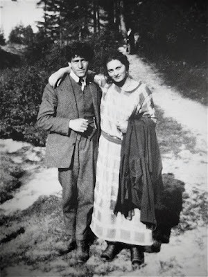Alberto2Bwith2Bhis2Bsister2BOttilia2BGiacometti252C19232B24