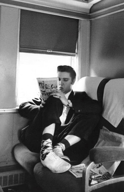 Elvis252C2Breading2Bcomics252C2Bthe2Btrain2Bto2BMemphis252C2BTennessee.Ioulios2B1956