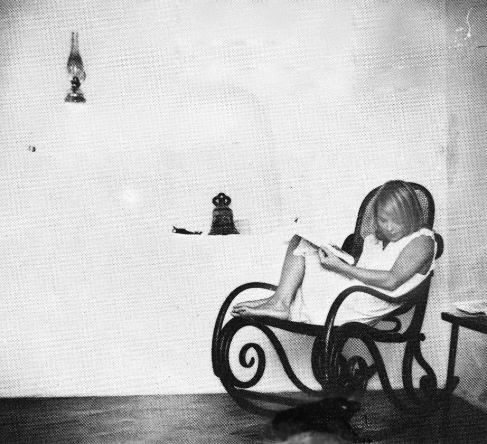 Days In Greece Leonard Cohen Marianne Ihlen Photos By James Burke Days In Greece Leonard Cohen Marianne Ihlen Photos By James Burke