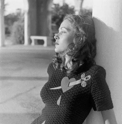 Nina2BLeen252C2BSuse2BDannenburg2B2527Jezebel25272Bsweater252C2B19471