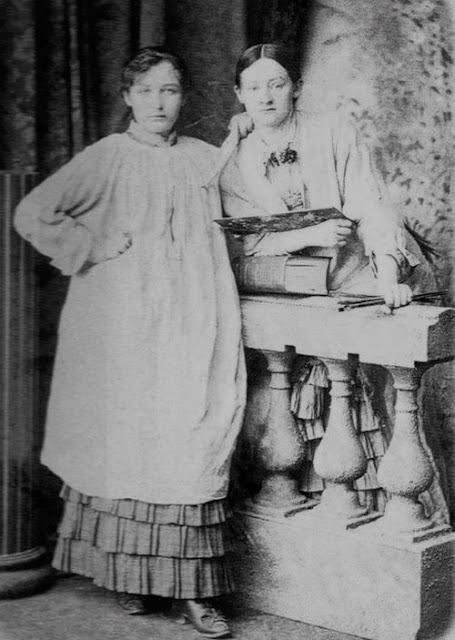 Camille2BClaudel2Bwith2Bfriend2Band2Bfellow2Bartist2BGhita2BTheuriet2B1880