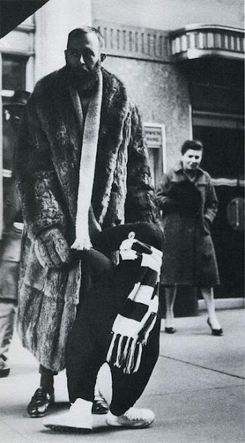 Edward2BGorey2Boff2Bto2Bthe2Bballet2521