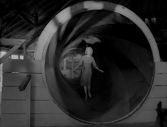 Flick Review < Carnival Of Souls | Herk Harvey (1962) 37 Flick Review < Carnival Of Souls | Herk Harvey (1962) Carnival2BOf2BSouls2B2528197625292B 2BHerk2BHarvey