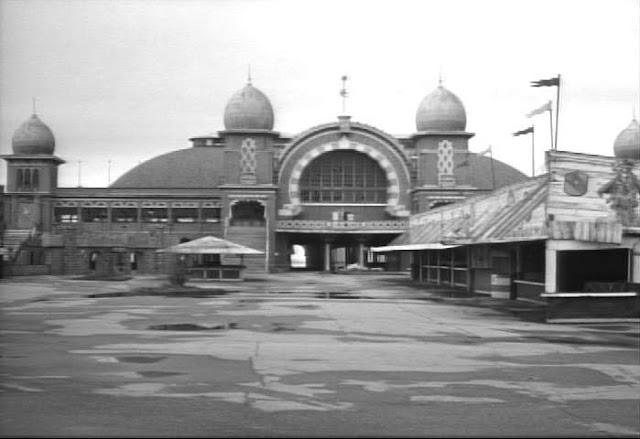 Flick Review < Carnival Of Souls | Herk Harvey (1962) 35 Flick Review < Carnival Of Souls | Herk Harvey (1962) Carnival2Bof2BSouls2B252819622B252882529