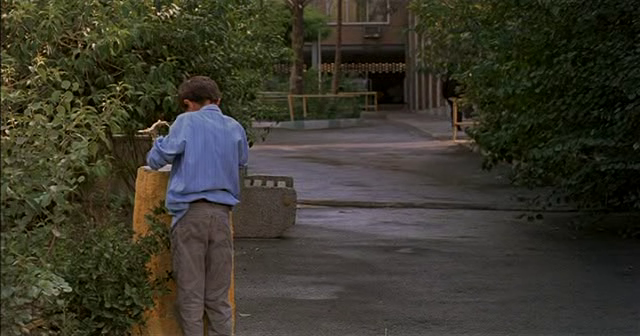 Flick Review < The Color of Paradise | Majid Majidi (1999) 32 Flick Review < The Color of Paradise | Majid Majidi (1999) The2BColor2Bof2BParadise252C2B19992B252882529