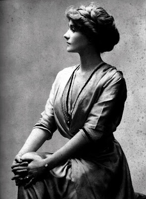 Coco2BChanel1910