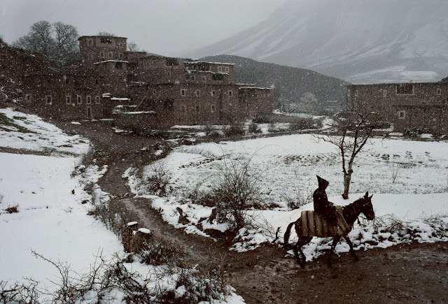 Morocco | Photos by Bruno Barbey (1972-2003) 14 Morocco | Photos by Bruno Barbey (1972-2003) Ait2BBouguemmez2Bvalley.2B1988
