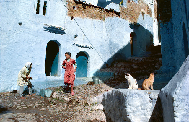 Morocco | Photos by Bruno Barbey (1972-2003) 10 Morocco | Photos by Bruno Barbey (1972-2003) Chechaouen.2B1972.2BThe2Bwalls2Bof2Bthe2Bold2Bcity