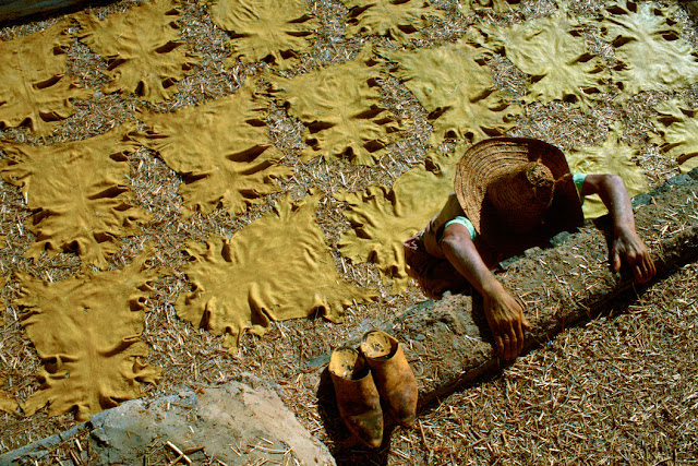 Morocco | Photos by Bruno Barbey (1972-2003) 8 Morocco | Photos by Bruno Barbey (1972-2003) Fez.2BHides2Bof2Bgoats2Band2Bsheep2Bdyed2Band2Bdried2Bin2Bthe2Bsun.2B1983