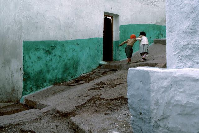 Morocco | Photos by Bruno Barbey (1972-2003) 9 Morocco | Photos by Bruno Barbey (1972-2003) Town2Bof2BTangiers.2B1985