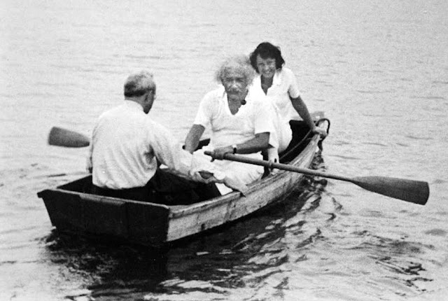 Albert2BEinstein2Bon2BLower2BSaranac