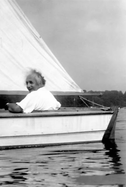 Albert2BEinstein2Bsailing2B252812529