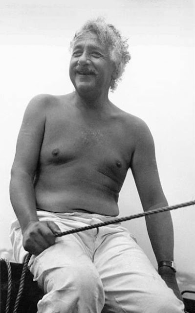 Albert2BEinstein2Bsailing2B252822529