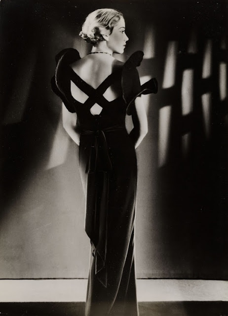 1930s2Bphoto2Bby2BYva2Bof2Ba2Bmodel2Bin2Ba2Bblack2Bsilk2Bevening2Bdress.