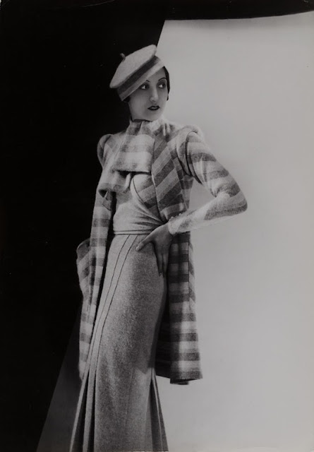 Model2Bin2Ba2Bknit2Boutfit252C2Bphoto2Bby2BYva252C2Bca.2B1930s.
