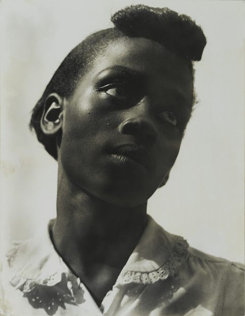 Consuelo2BKanaga252C2BPortrait2Bof2Ba2BYoung2BGirl