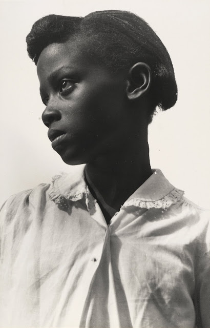 Consuelo2BKanaga252C2BYoung2BGirl252C2BTennessee252C2B1948