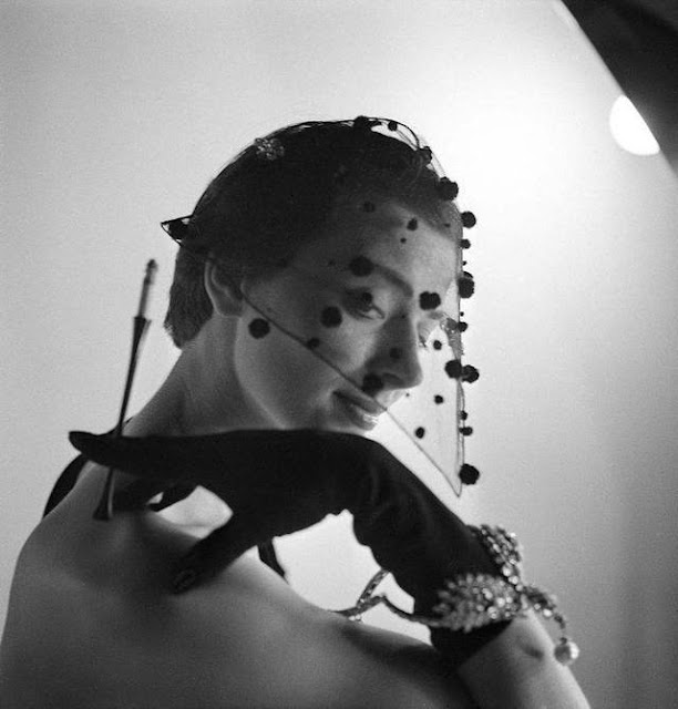 Henry2BClarke252C2BElsa2BSchiaparelli2Bhat252C2B1950