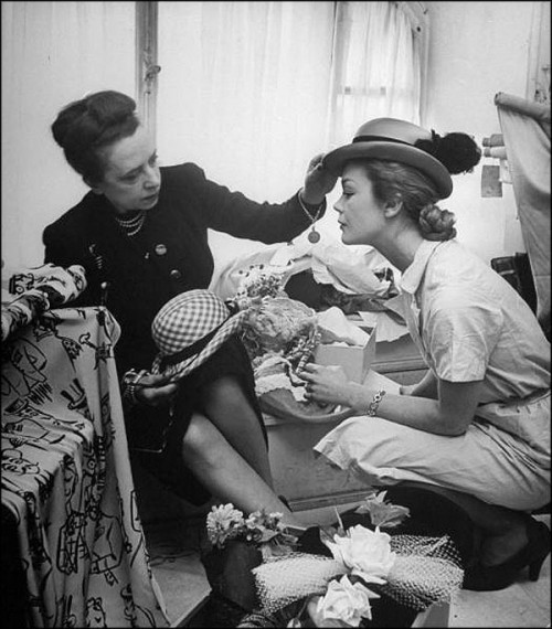 elsa2Bschiaparelli2Bhats