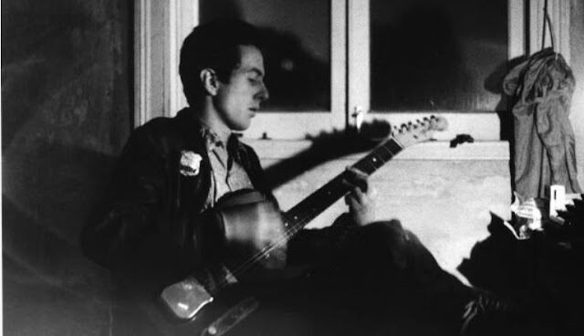 Joe%2BStrummer%2Bof%2BThe%2BClash.jpg