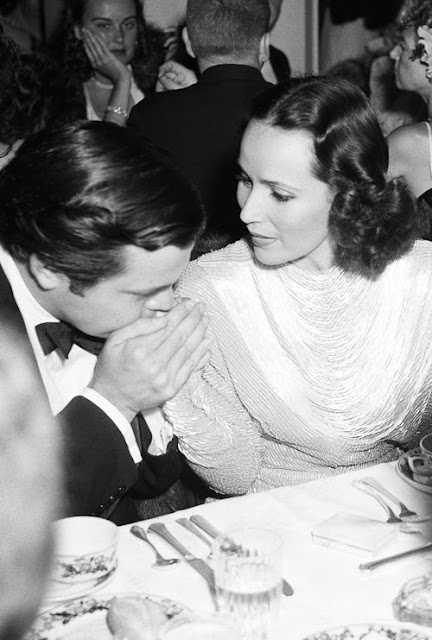 Prot-a-gonist* Inner Beauty | Dolores del Rio, 1904-1983 12 Prot-a-gonist* Inner Beauty | Dolores del Rio, 1904-1983 Orson20Welles20And20Dolores20Del20Rio1941