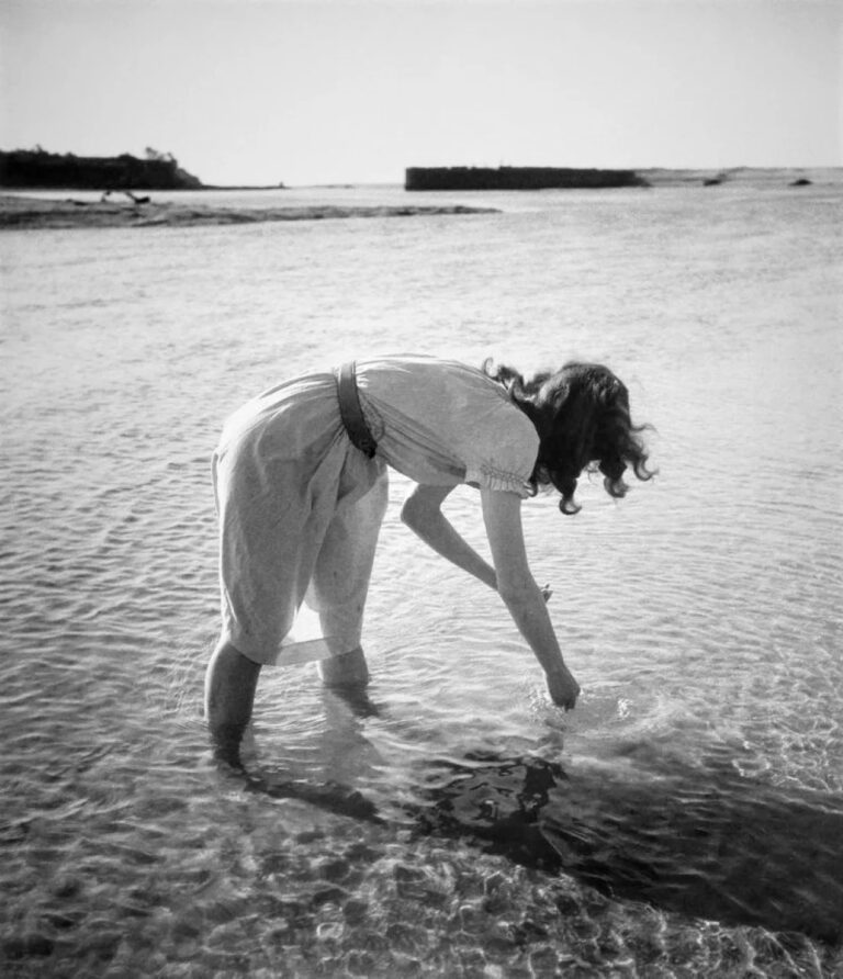 Edouard-Boubat-Lella-Bretagne-France-1947