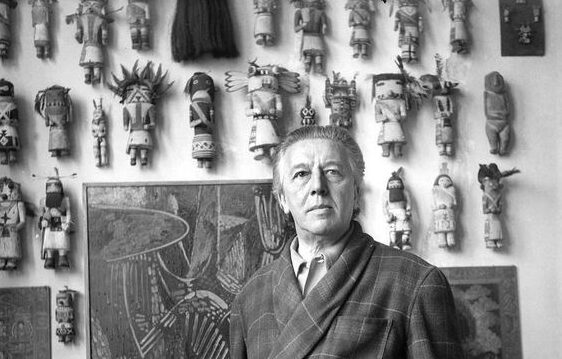 Andre-Breton-and-his-Kachina-dolls