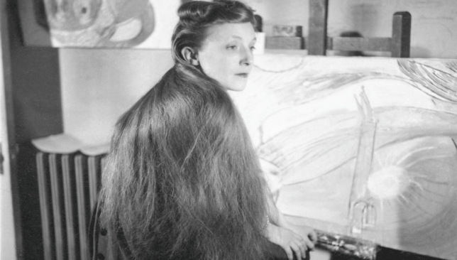 Louise-Bourgeois-in-her-apartment-workshop-in-New-York-1946