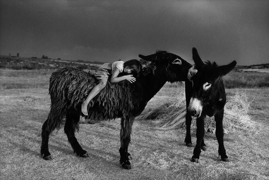 Cristina Garcia Rodero Spain. Escobar.1988
