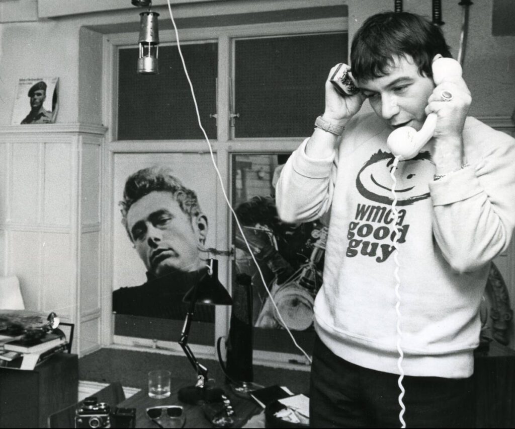 Eric Burdon at his London apartment in November 1966 3