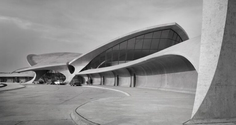 Eero Saarinen , TWA airport (New York) 1962