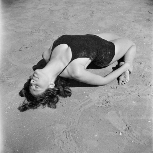 Eva Besnyo Strand Oostduinkerke Belgie 1934