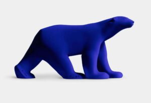Yves Klein, L'Ours Pompon, 2022.