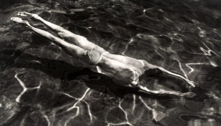André Kertész, Underwater Swimmer Esztergom 1917
