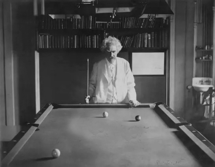 Mark Twain playing billiard 1908