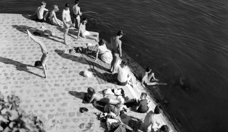 Robert Doisneau. Bathing in the Seine, Paris, July 1949