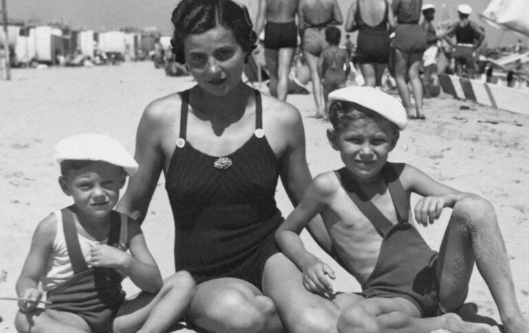 Giorgio Armani with his mother and brother Sergio, 1937