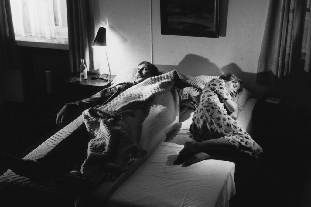 Take Care of Your Scarf Tatiana 1994 dir Aki Kaurismaki280