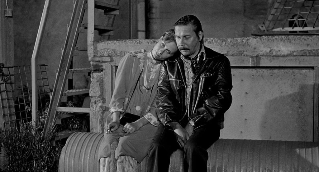 Take Care of Your Scarf Tatiana 1994 dir Aki Kaurismaki80