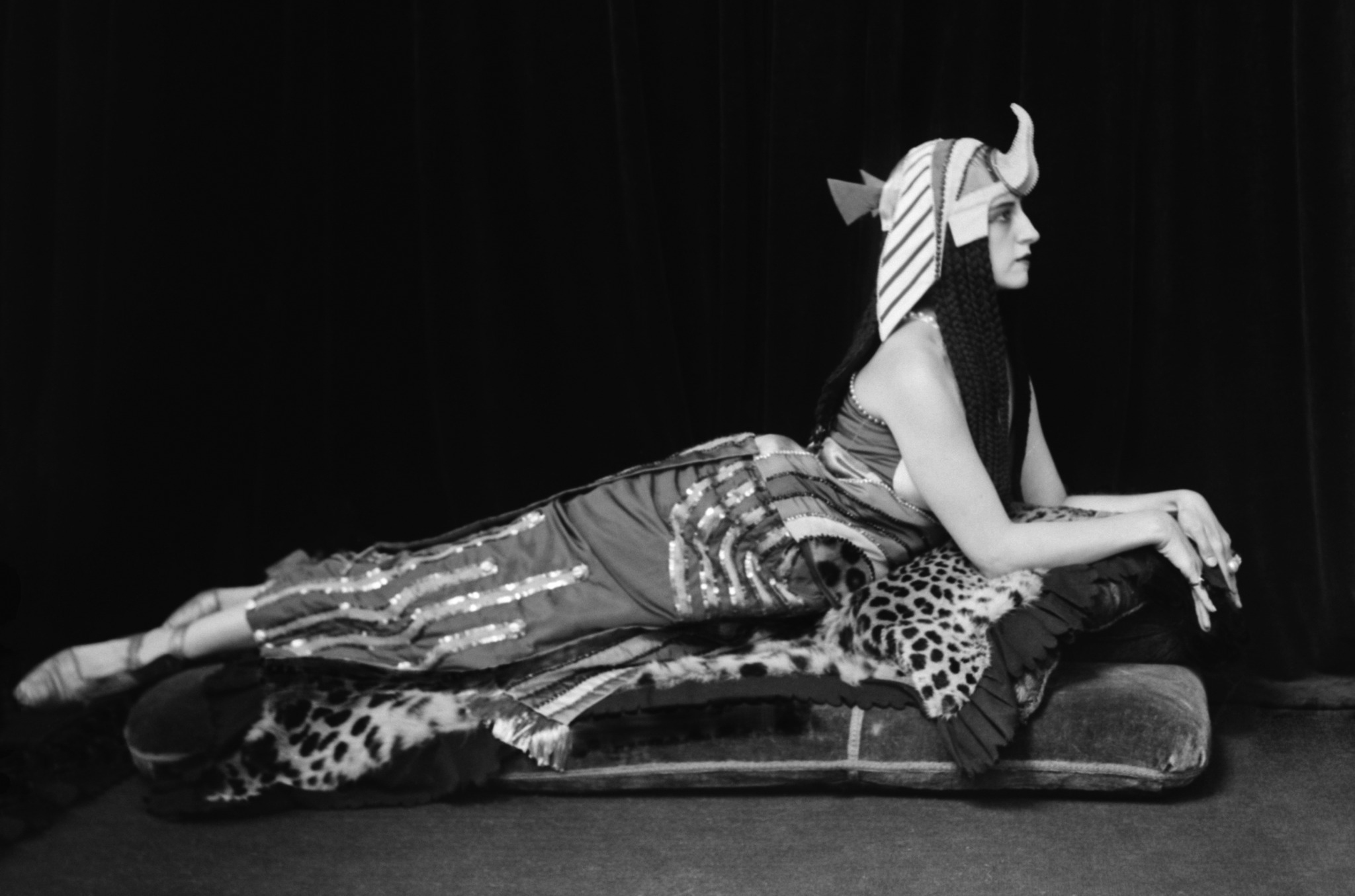Ballerina Lubov Tchernicheva in the Ballet Cleopatra | Costumes by Sonia Delaunay, 1918 1 Ballerina Lubov Tchernicheva in the Ballet Cleopatra | Costumes by Sonia Delaunay, 1918 Ballerinia Lubov Tchernicheva as Cleopatra 1918 1 4