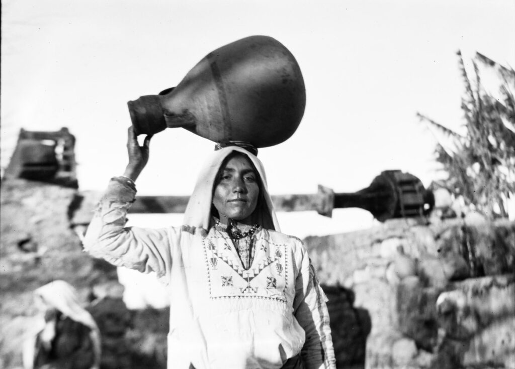 People of Palestine | The 1920s Photos of Frank Scholten 10 People of Palestine | The 1920s Photos of Frank Scholten Palestine Frank Scholten 1921 23 4
