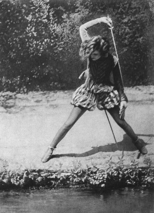 Days [ ) Loser | Mario Vargas Llosa, 1977 1 Days [ ) Loser | Mario Vargas Llosa, 1977 Juana in a fight with her reflection in a pond 1927f