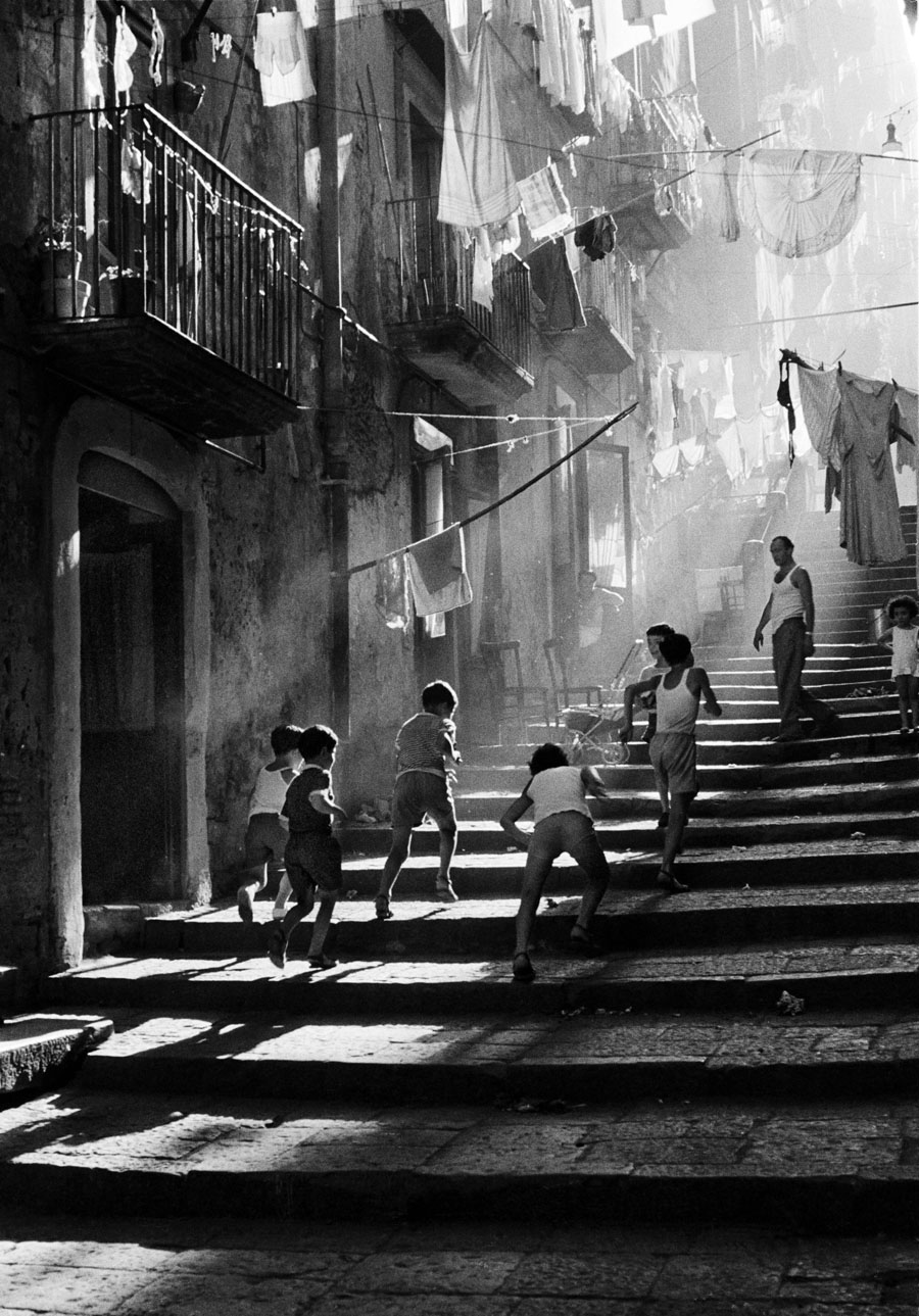 Piergiorgio Branzi Napoli 1957 2